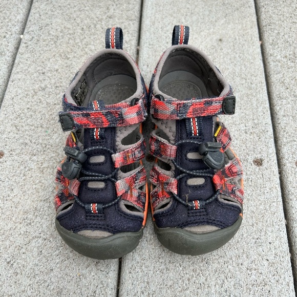 Keen Kids Outdoor Waterproof, Hiking, Camping, Climbing Sandals - Red and Blue - Picture 1 of 7